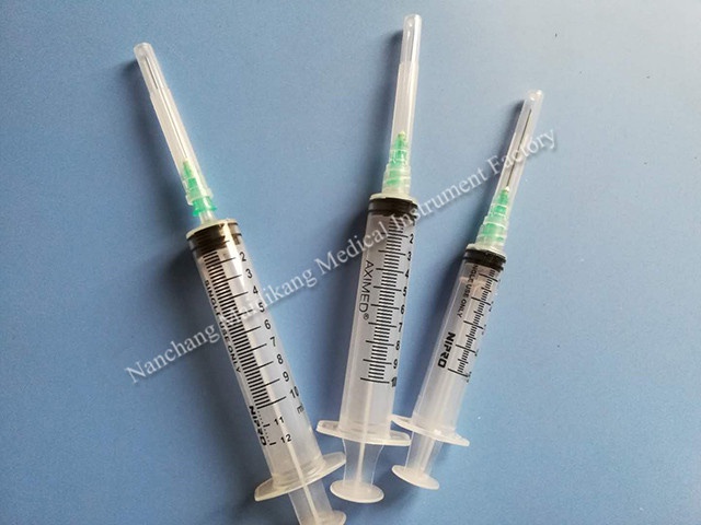 Disposable syringe