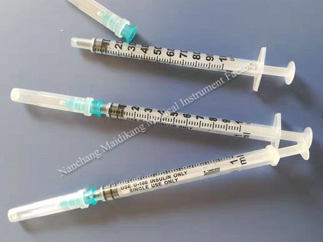 insulin syringe and tuberculina syringe